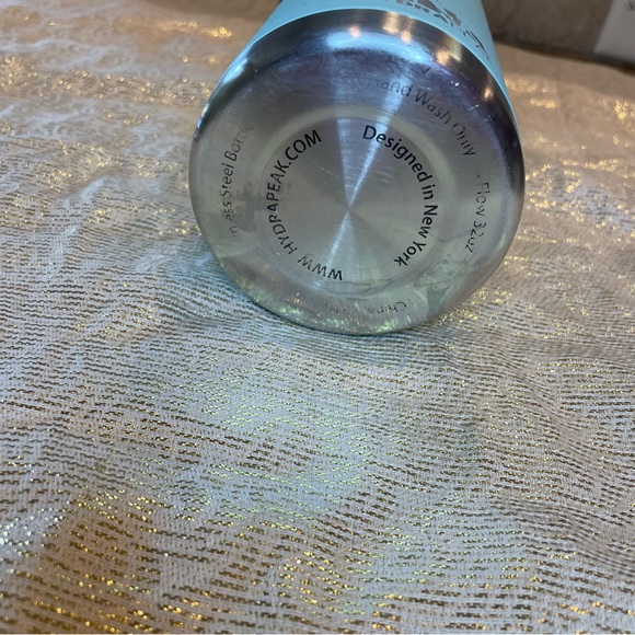 Free! HydraPeak 32oz straw lid water bottle - Picture 2 of 12